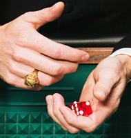 如何认识期货股票配资的含义？期货股票配资存在哪些风险与机遇？